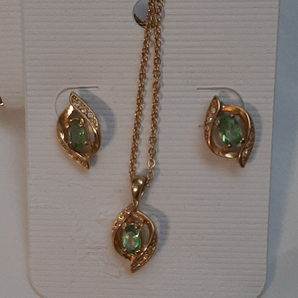 Vintage Avon Prasiolite Stone Necklace/Earring Set Gold Tone
